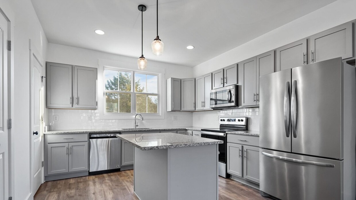 102 Harper Lndg, Chapel Hill, TN 37034 Townhome Rentals in Chapel