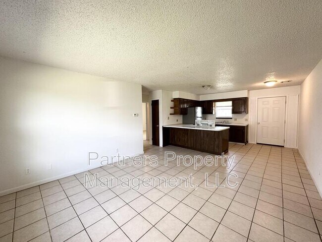 Foto del edificio - 101 Pine Ave