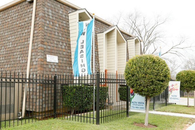 Building Photo - Alta Vista Townhomes