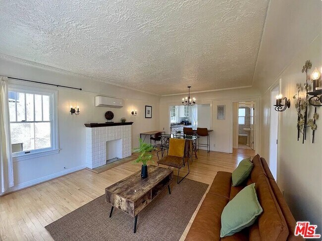 Building Photo - 839 5th St