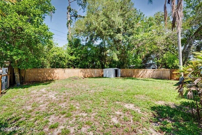 Building Photo - 4252 Pinewood Ave