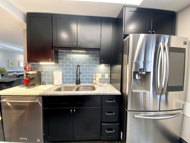 Foto del edificio - 712 N West St