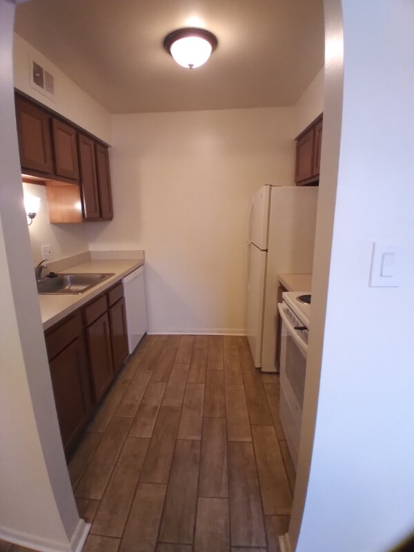 Foto del edificio - 3300 Kenmore Rd