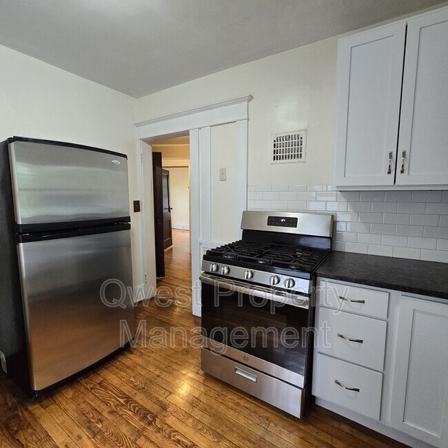 Foto del edificio - 1337 Logan St SE