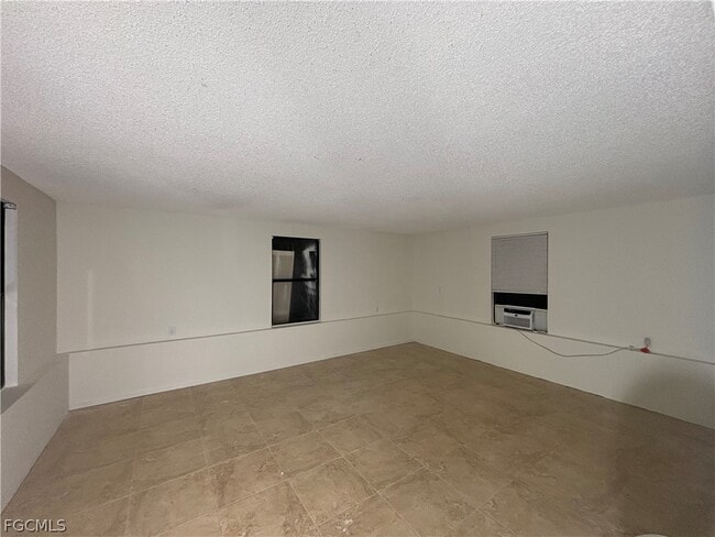 Building Photo - 202 2nd St