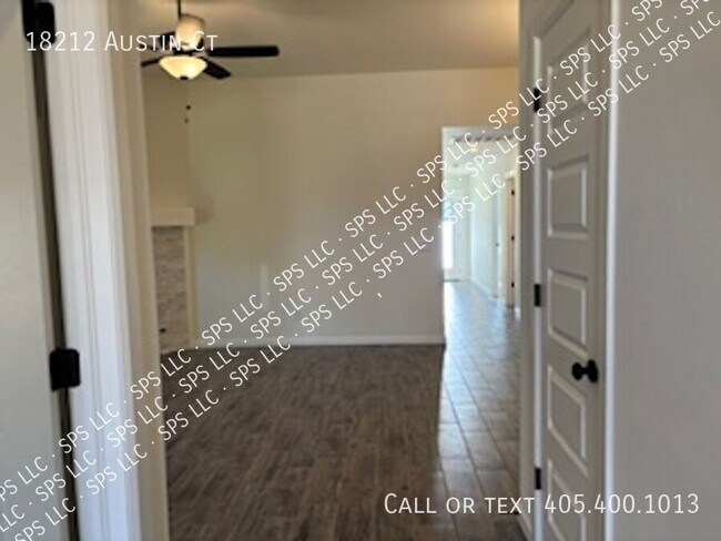 Foto del edificio - 18212 Austin Ct