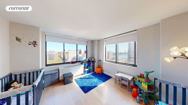 Building Photo - 235 E 95th St