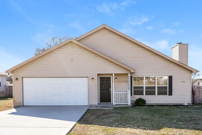 Building Photo - 327 Lake Forest Dr