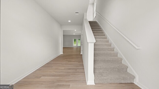 Foto del edificio - 5 Babcock Dr NE