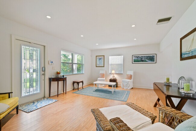 Foto del edificio - 341 Murray Rd