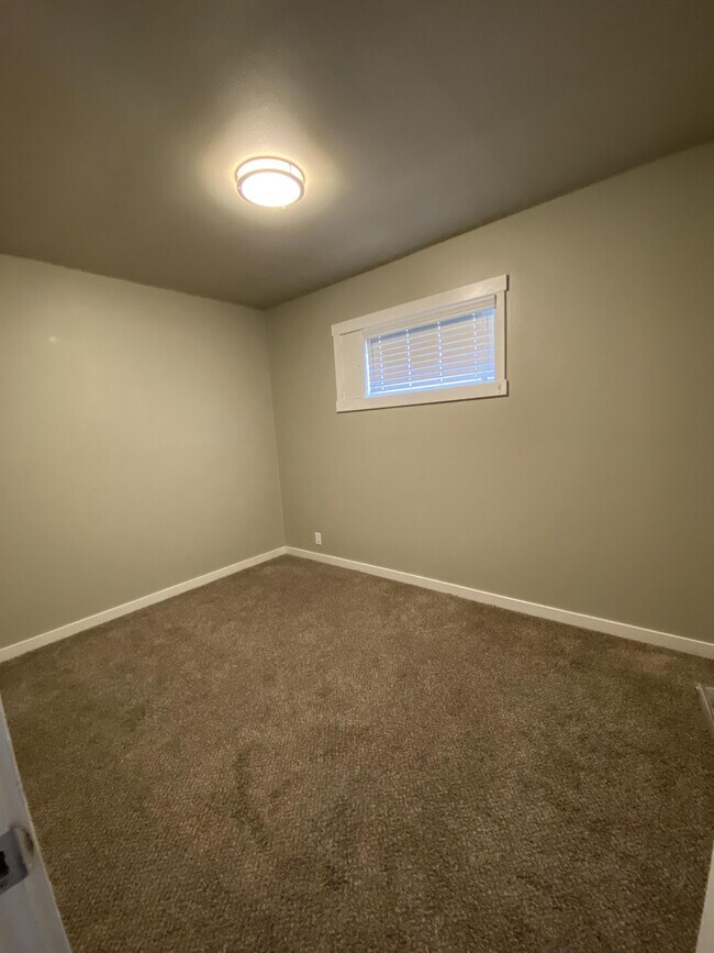 Building Photo - 102 S Jeffries St