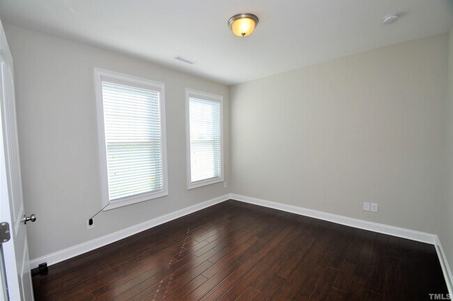 Building Photo - 605 Balsam Fir Dr