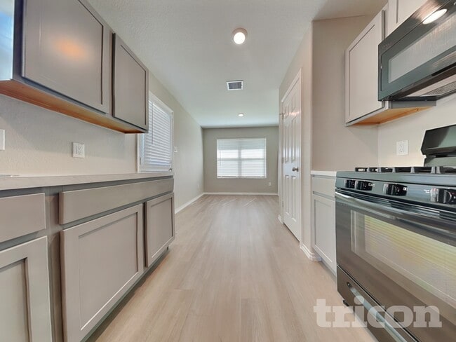 Building Photo - 17552 Rosewood Manor Ln