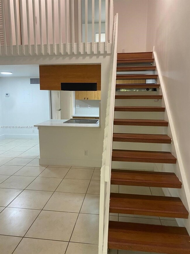 Building Photo - 1455 Holly Heights Dr