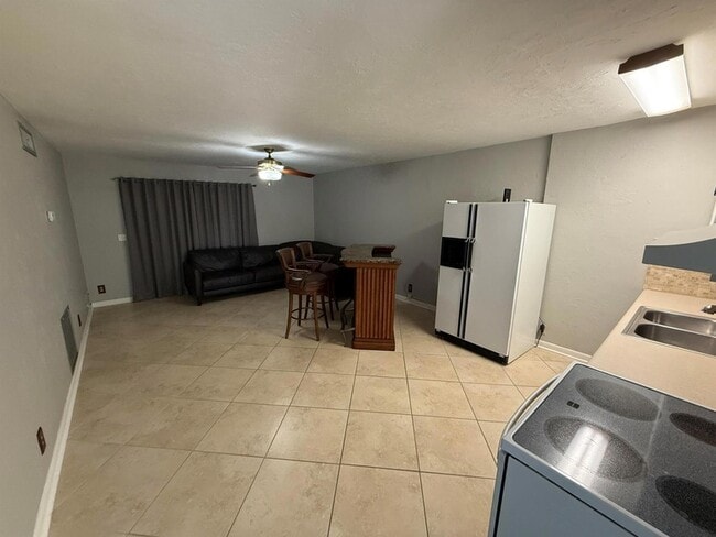 Photo - 125 Mayfield Rd Apartment