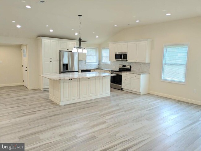 Foto del edificio - 57 Swan Ln
