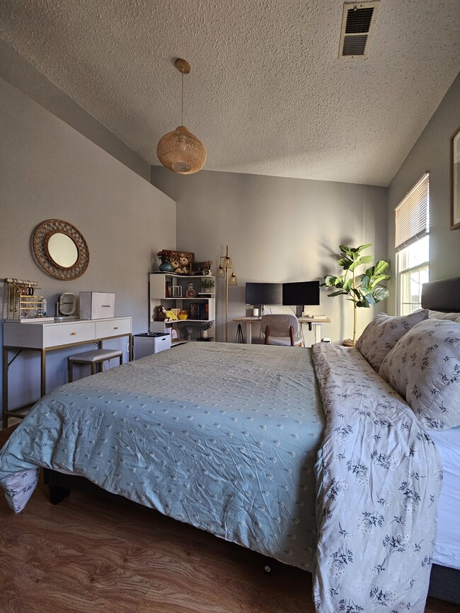 Foto del edificio - 6535 Cypress Point Rd