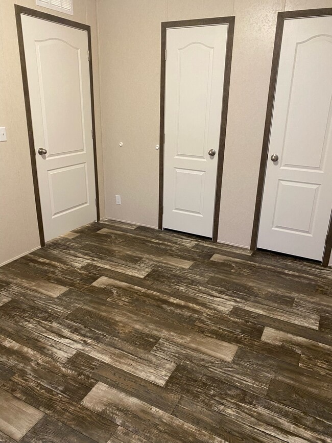 Building Photo - 19 Joymar Dr