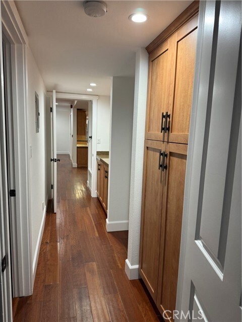 Foto del edificio - 4823 River Ave