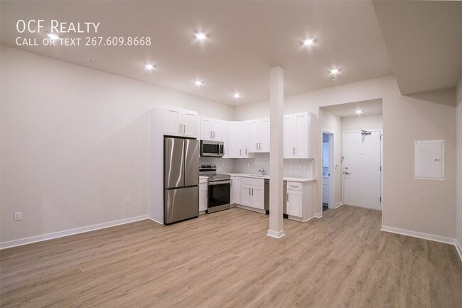 Building Photo - 1330 S Patton St