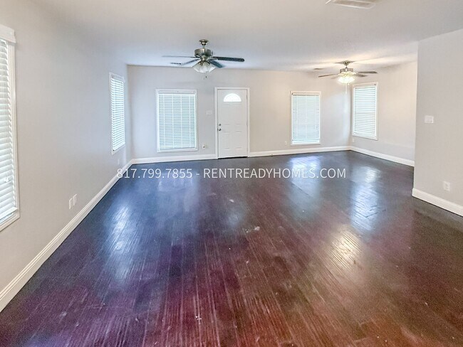 Foto del edificio - 3218 Merida Ave