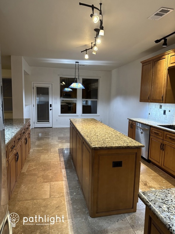 Building Photo - 2309 Green Creek Drive, Arlington, TX, 76001