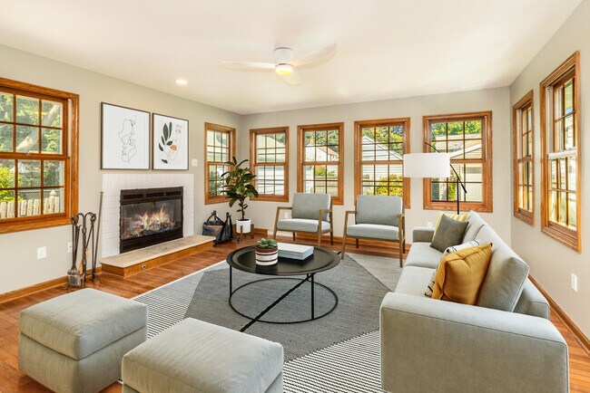 Foto del edificio - 4750 N Elkhart Ave