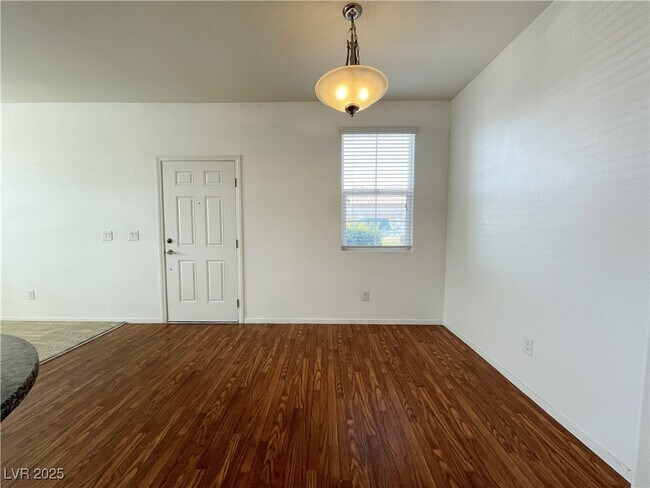 Foto del edificio - 50 Aura de Blanco St