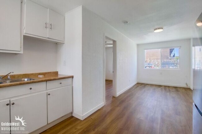 Foto del edificio - Beautifully Renovated 1Bdm 1Ba Apartment i...