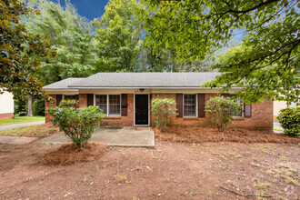 Building Photo - 4713 Belle Plaine Dr