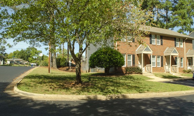 Building Photo - Forest Edge Townhomes