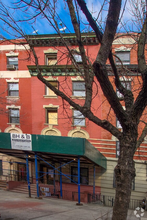 Building Photo - 241 W 137th St