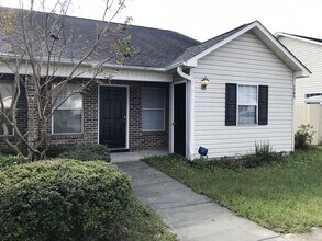 Building Photo - 1785 Barberry Dr