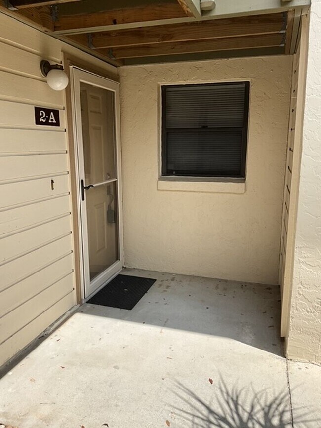 Building Photo - Great Location, 2 Bedroom W/ Access Citrus...