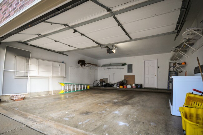 Building Photo - 653 Pheasant Trail