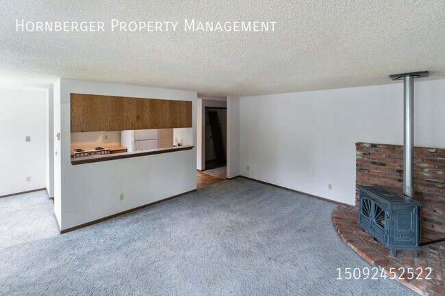Building Photo - 8705 N Colton St