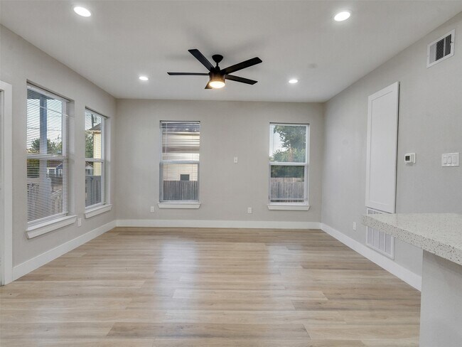 Foto del edificio - 819 E 40th St