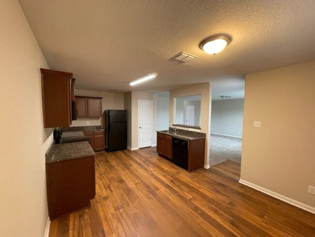 Foto del edificio - Spacious 3-Bedroom Home for Lease in Luckey Ranch off I-90 near Loop 1604