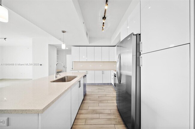 Foto del edificio - 999 SW 1st Ave