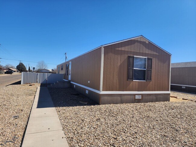 Building Photo - 3BD/2BA