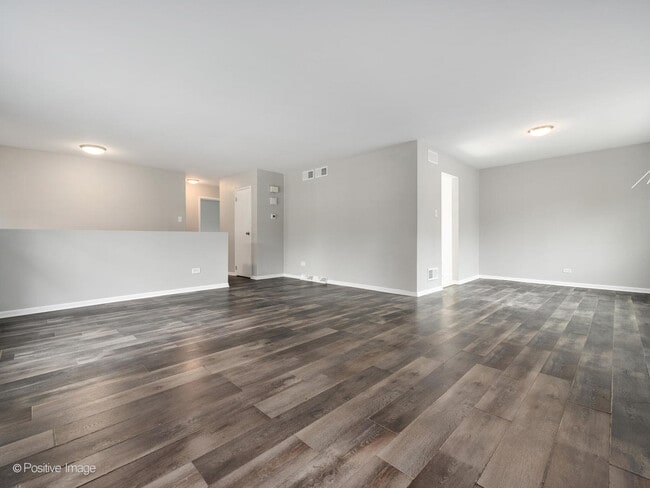 Building Photo - 22130 Kostner Ave