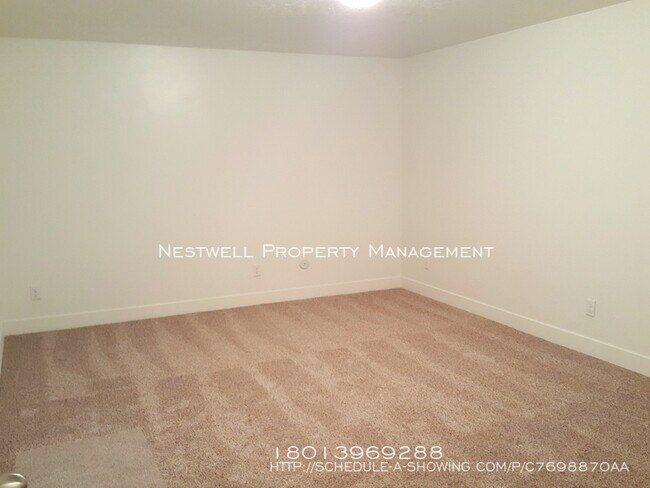 Foto del edificio - Spacious Cresthaven Village 4 bed Townhome