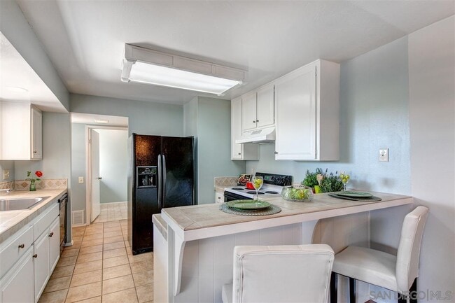 Building Photo - 8052 Camino Tranquilo