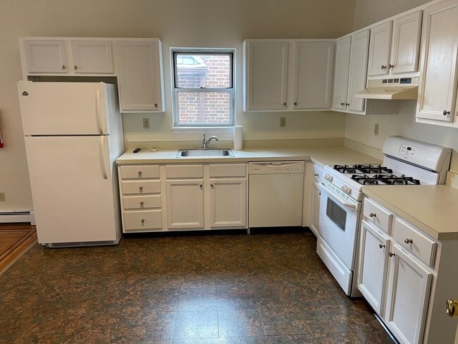 Building Photo - 55 Bonn Pl