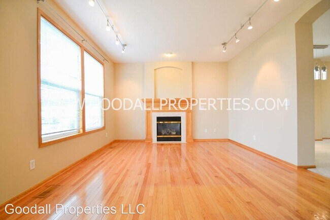 Building Photo - 5 br, 3.5 bath House - 213 Bridgewood Drive