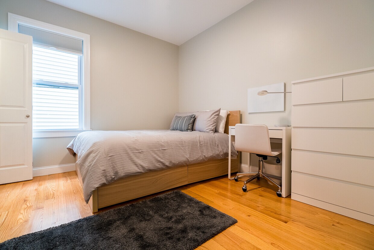 Foto principal - 728 E 2nd St