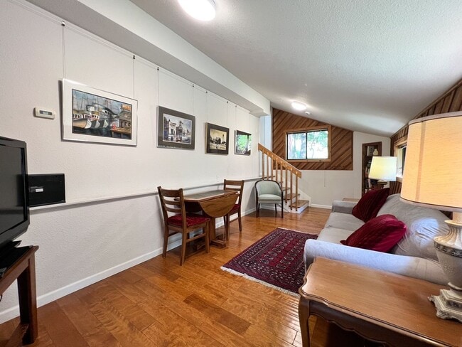 Foto del edificio - 3138 Browns Valley Rd