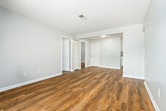 Foto del edificio - 210 N. Ross, Unit E