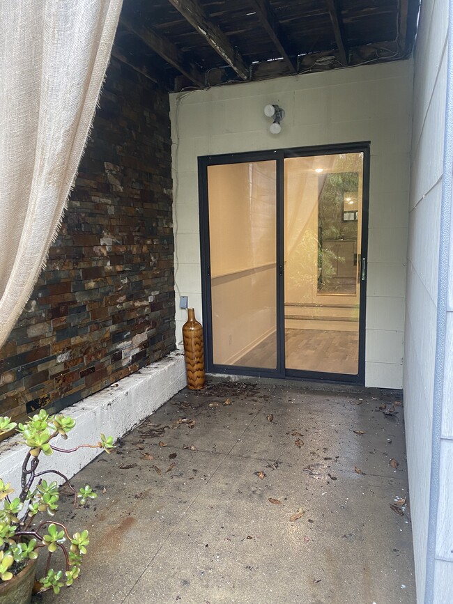 Private Patio - 2233 N Point St