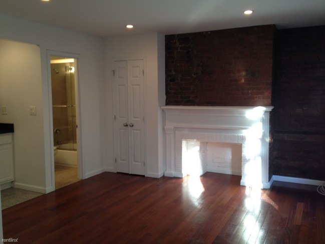 Building Photo - Studio, 1 bath  - 108 Greenwich Ave